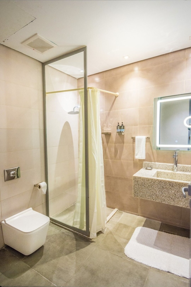 ايوا اكسبريس الروضة(Ewaa Express Hotel AlRawda Jeddah) 42/43