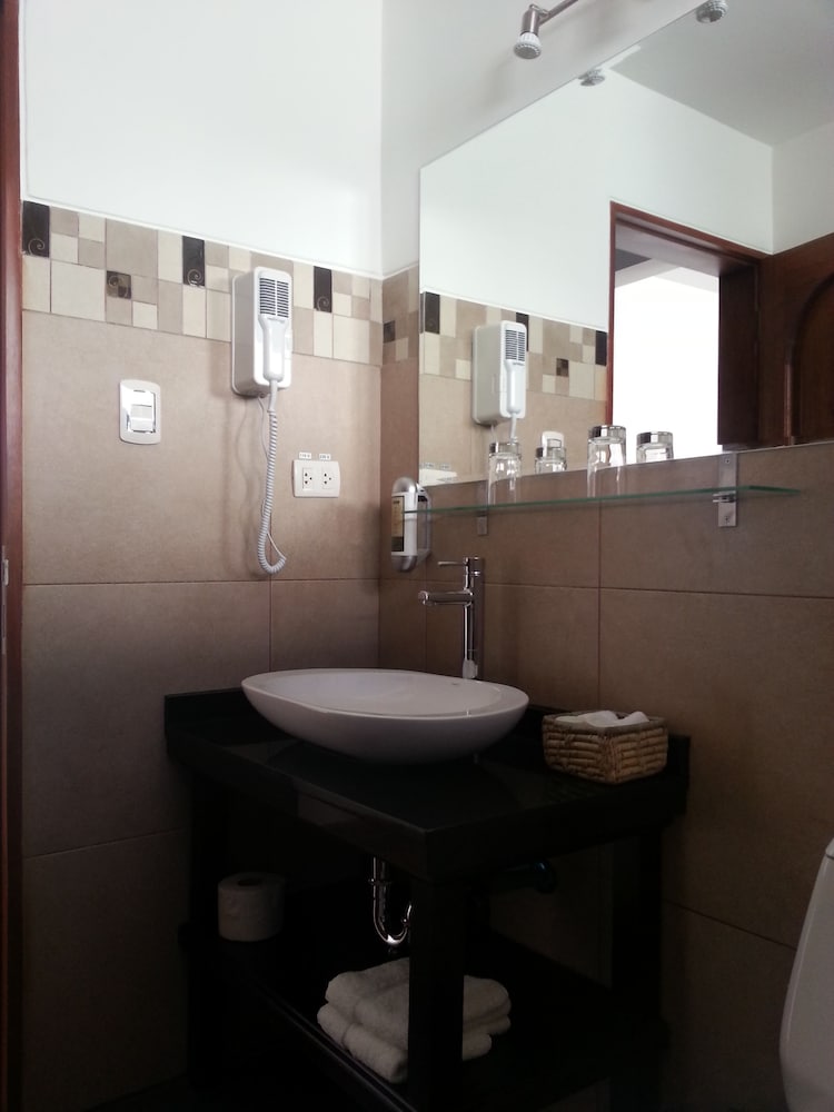 ILLA HOTEL 50/74