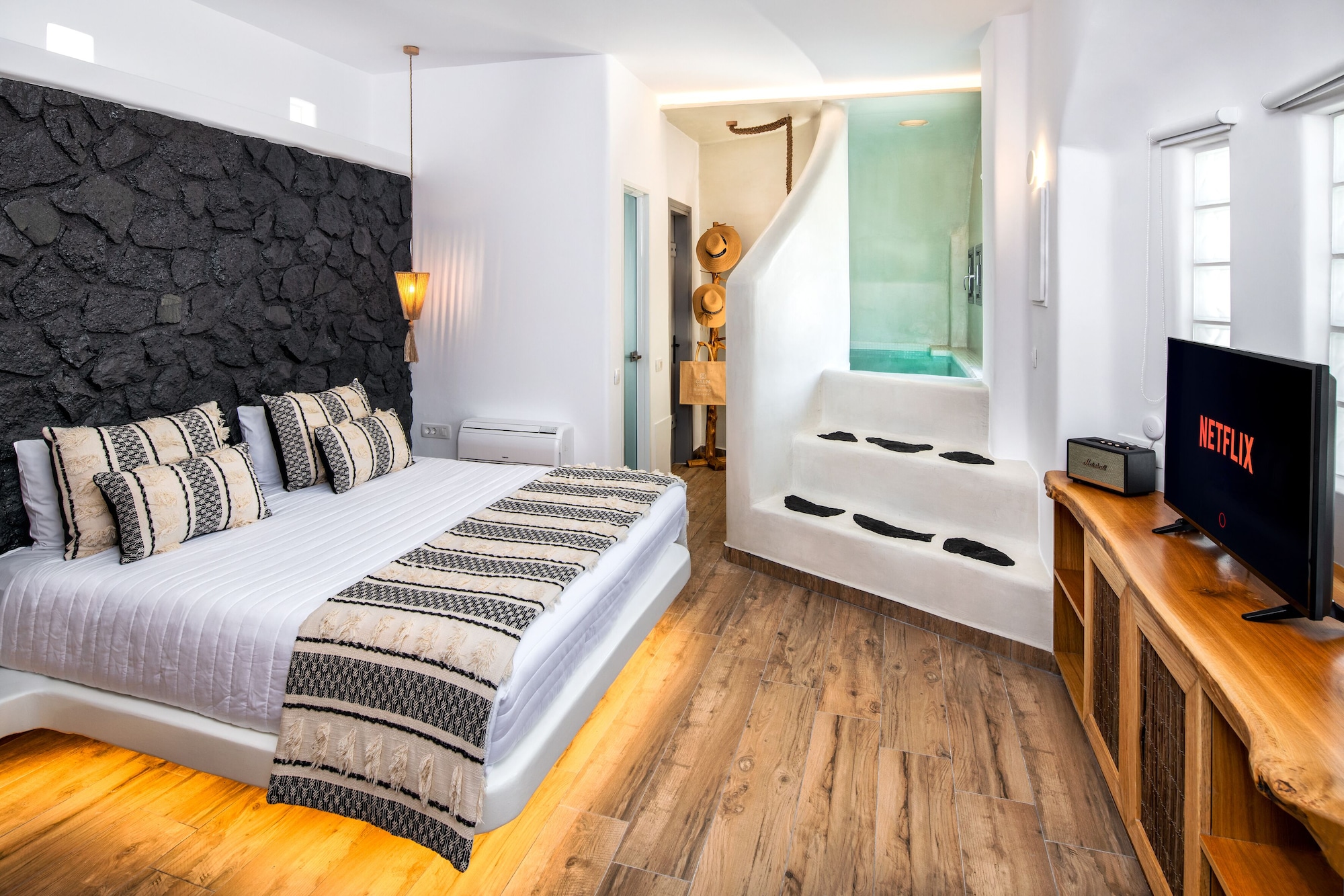 Cave, Suite, Queen Bed, 2 Sofa, with Pool