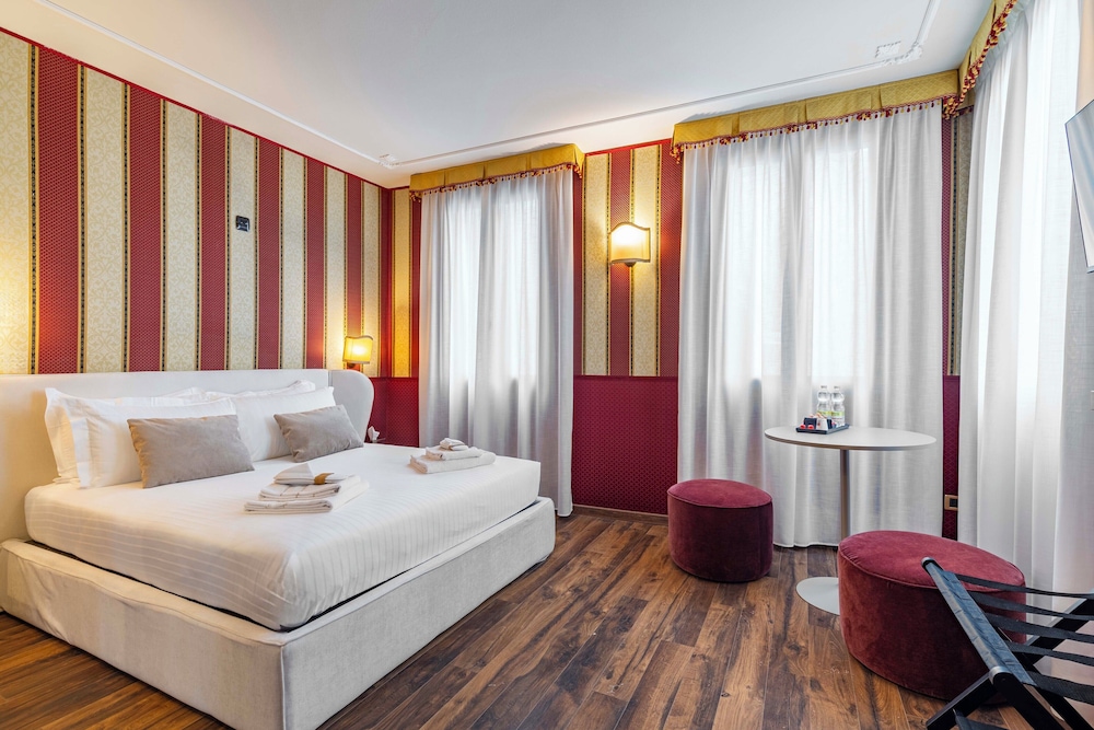 STANDARD, DOUBLE BED, PRIVATE BATHROOM
