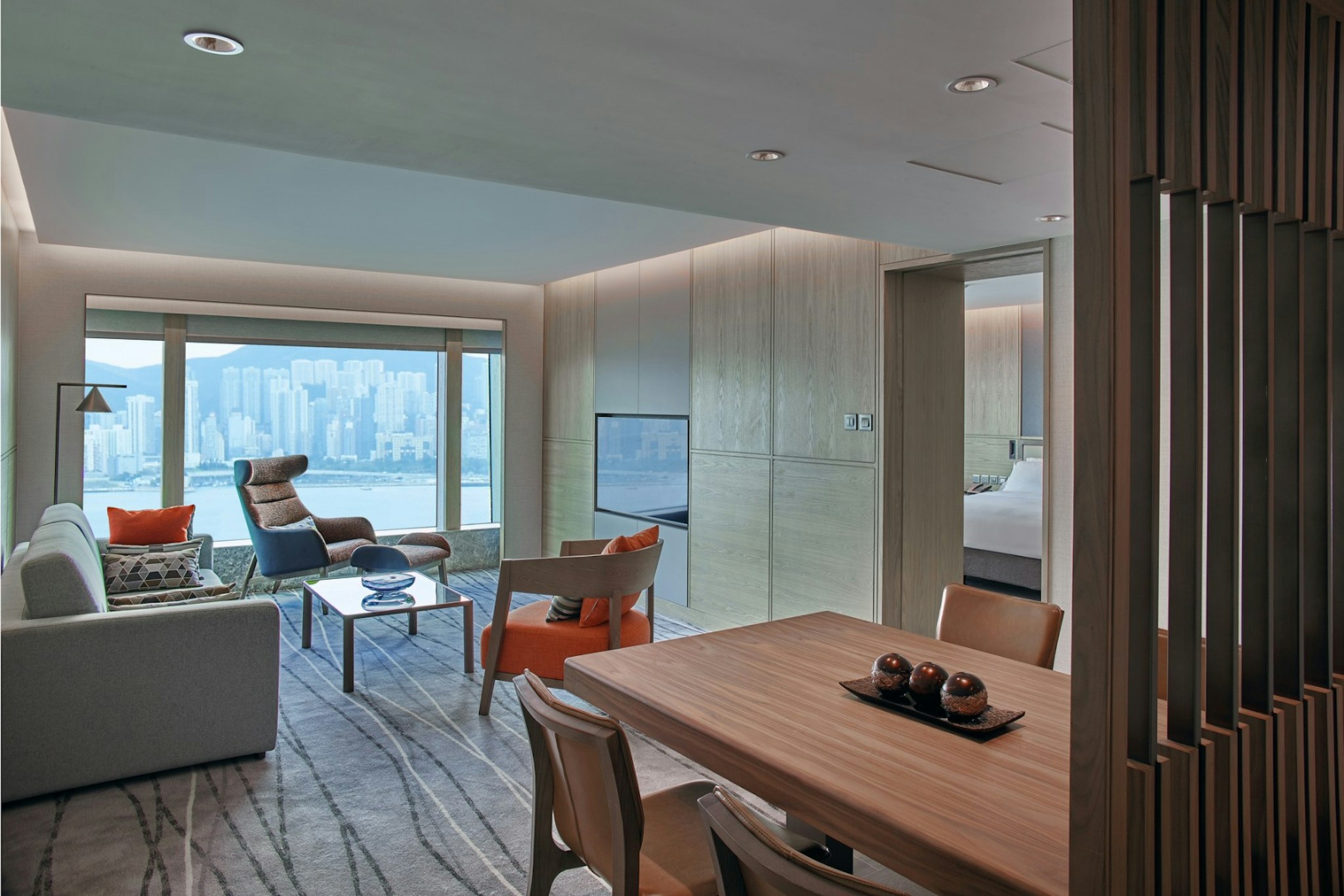 New World Millennium Hong Kong 73/77