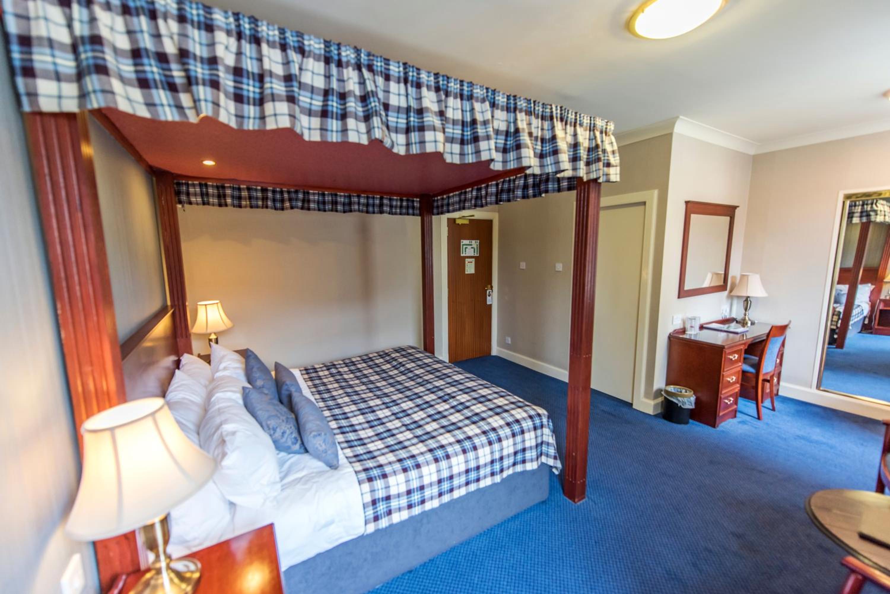 Four Poster