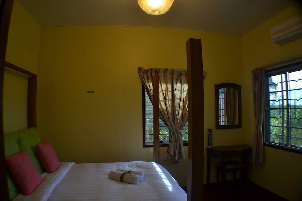 Sepilok Forest Edge Resort 12/39