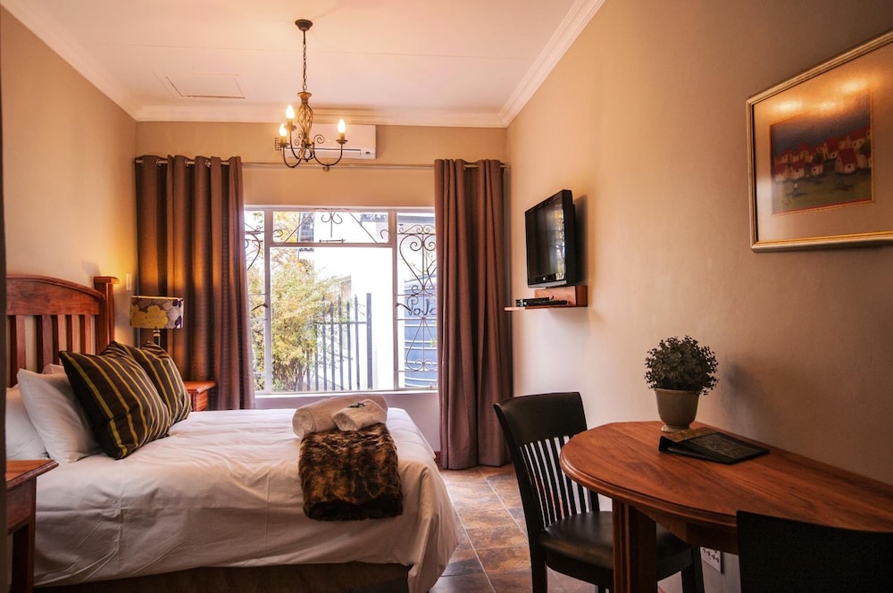 Cornerstone B&B Kroonstad 12/40