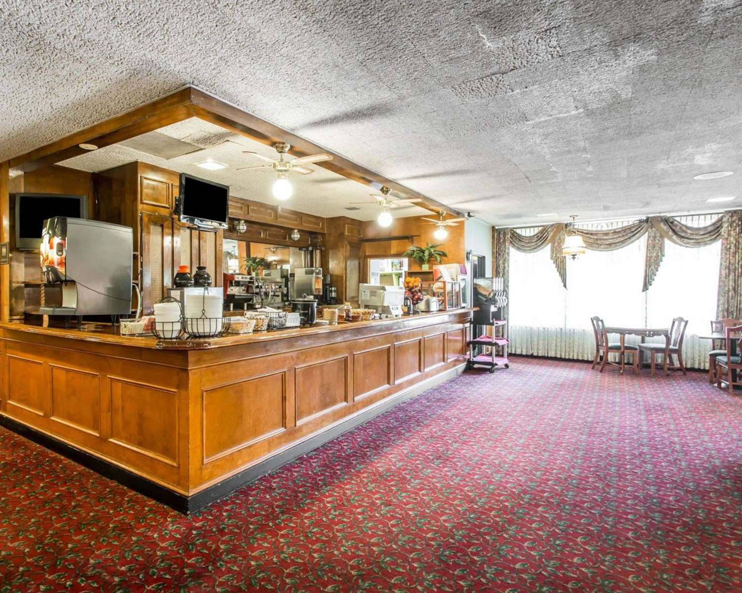 The Boulder Broker (ex. Rodeway Inn and Suites The Broker) 6/42