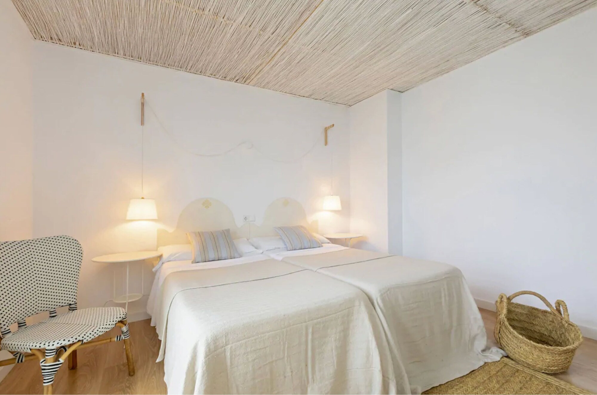 ROOM, TWIN BEDS, BALCONY