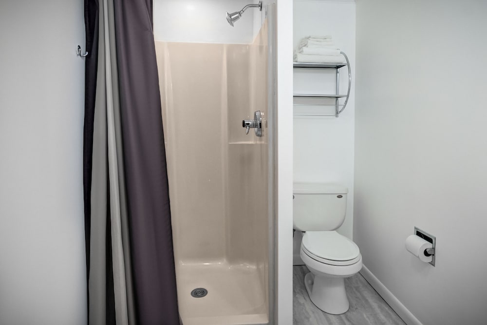Kittery Inn and Suites 17/38