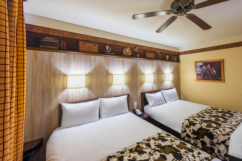 Disney S Hotel Cheyenne 18/46