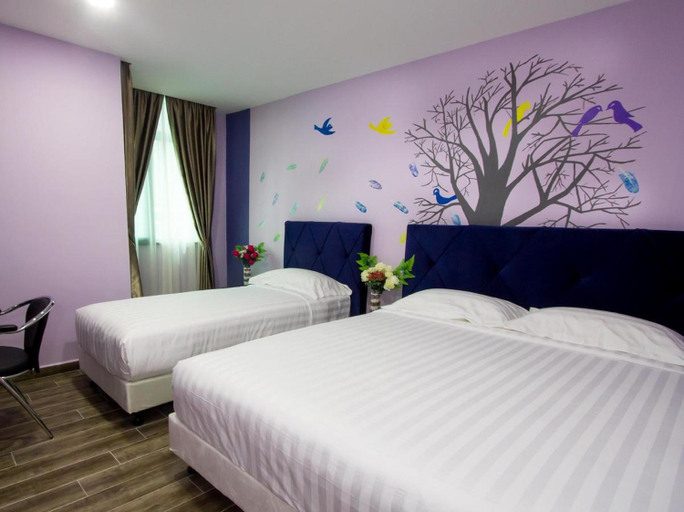 Family, Queen Bed, No Window