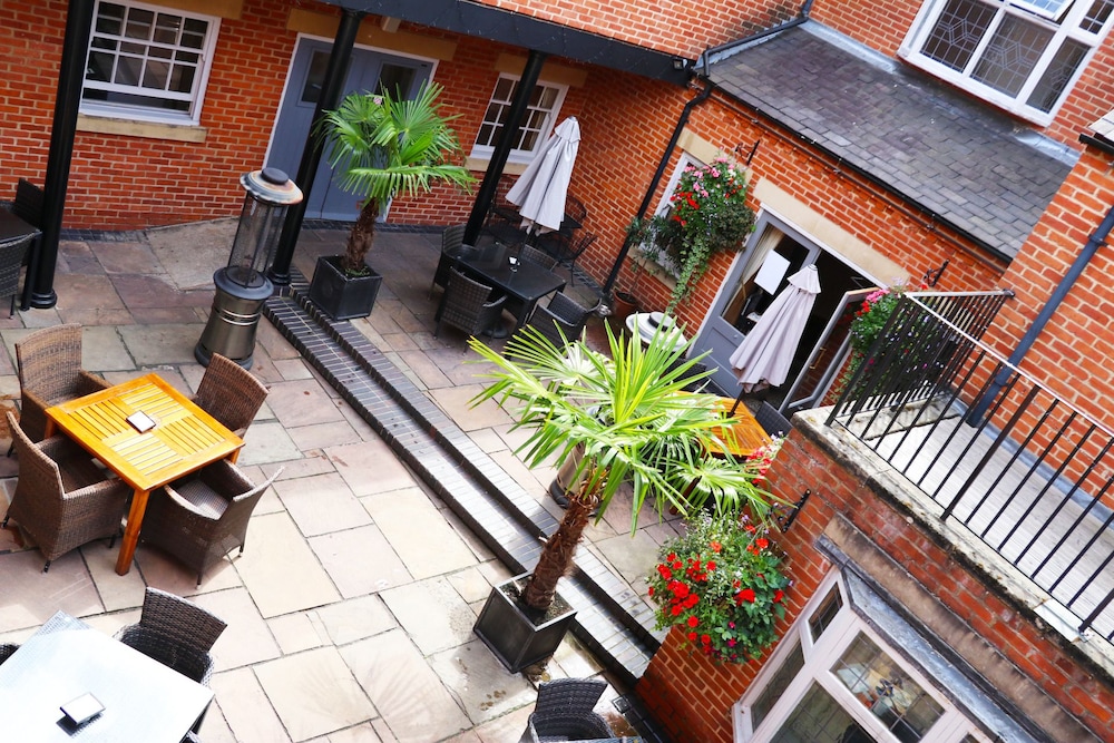 The Lion Pub With Rooms 48/63