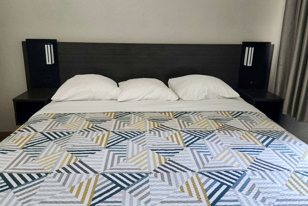 Motel6 San Antonio, TX - Airport photo3