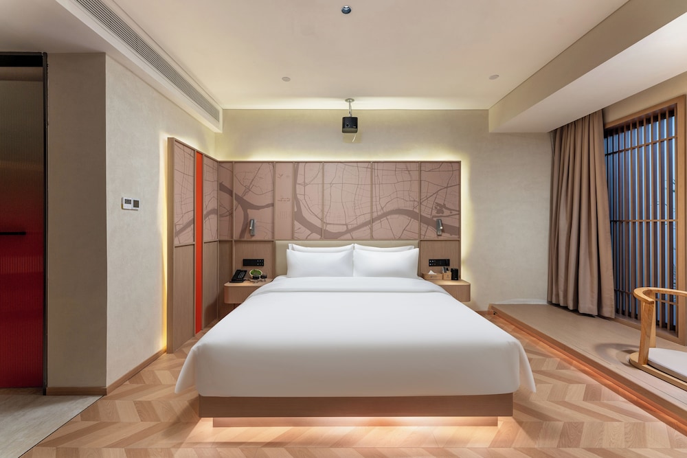 غرفة كومفورت بسرير كوين