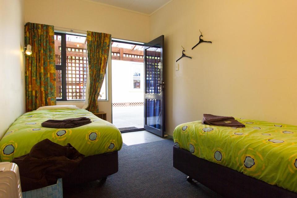 Room, Twin Beds