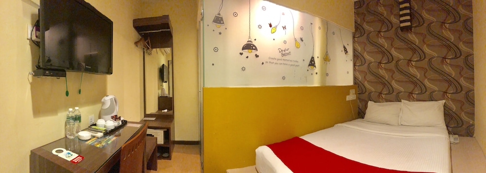 8 Days Boutique Hotel Mount Austin 30/57