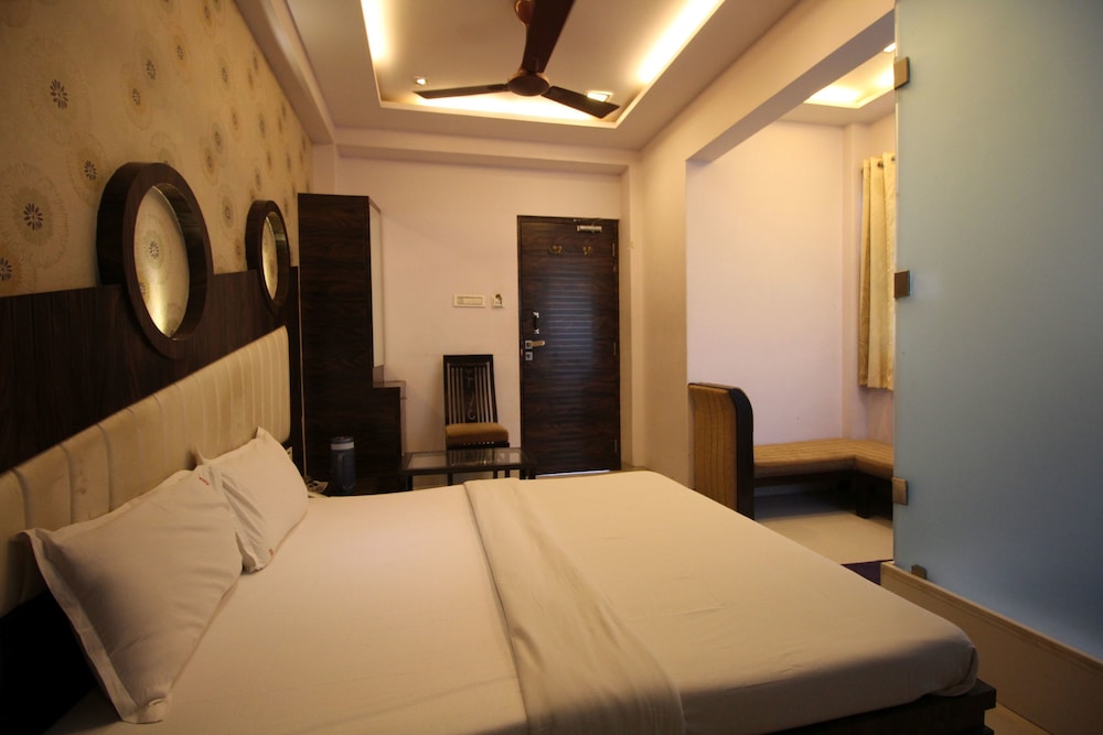 HOTEL NAVI MUMBAI 13/40