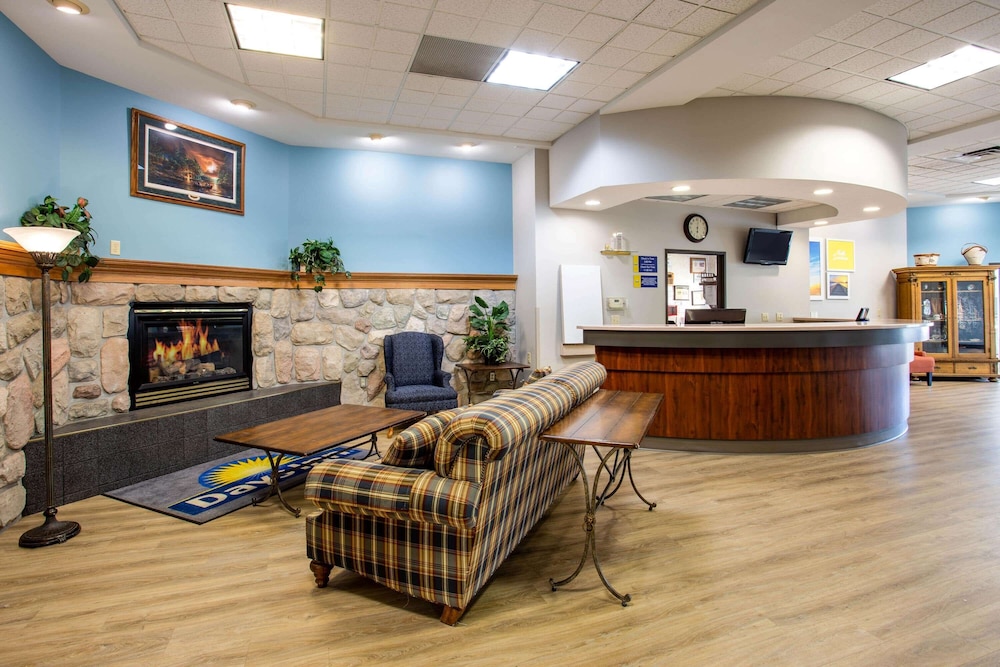 Days Inn by Wyndham Marquette 8/62