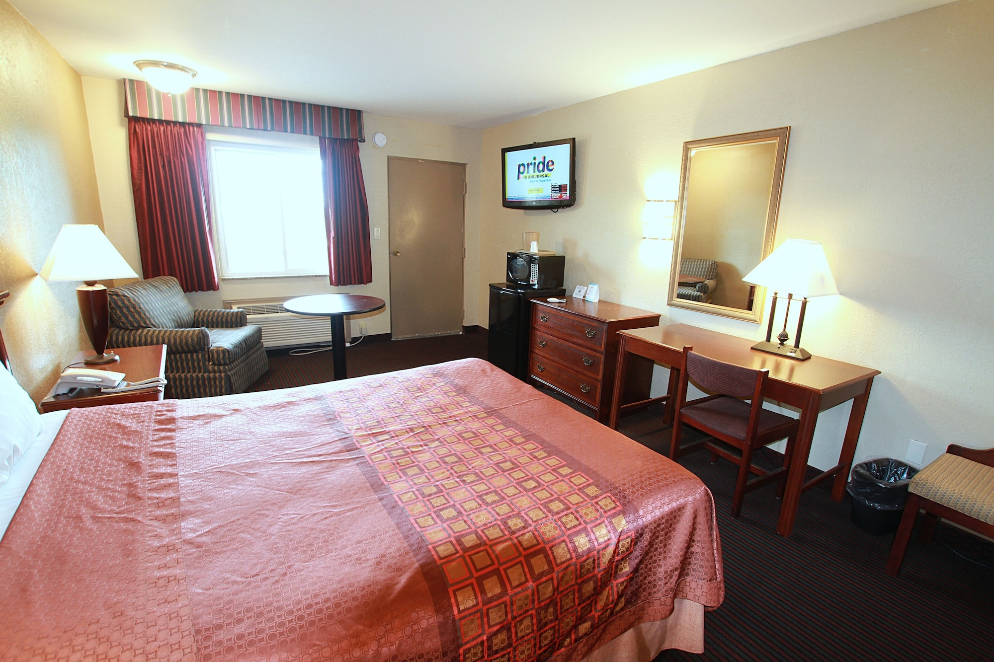 Standard, Queen Bed
