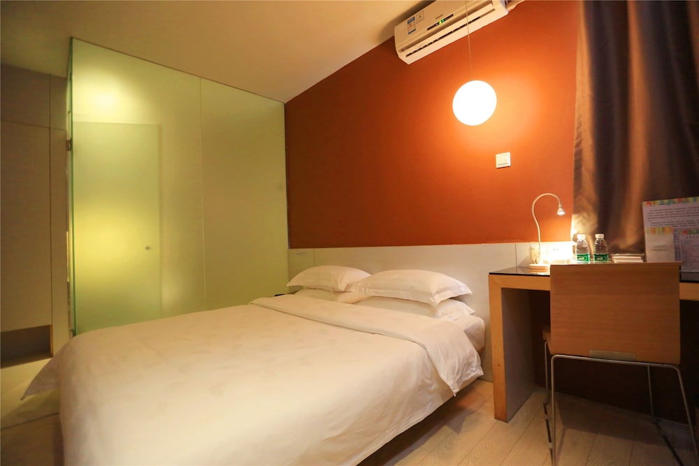 Colour Inn Shenzhen Dongmen Branch 5/66