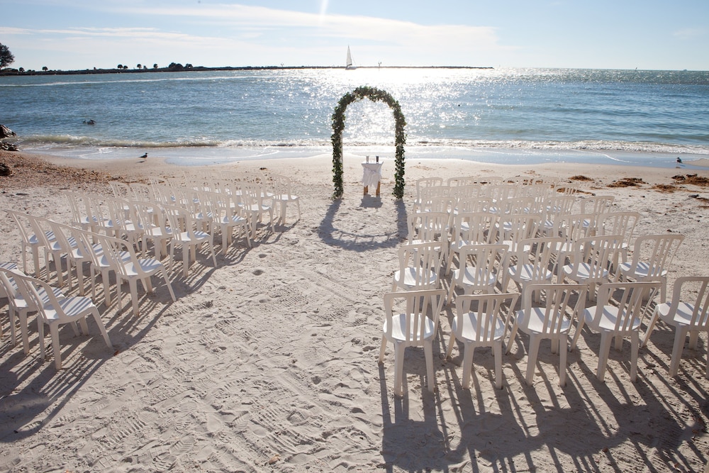 Shephards Beach Resort 46/66