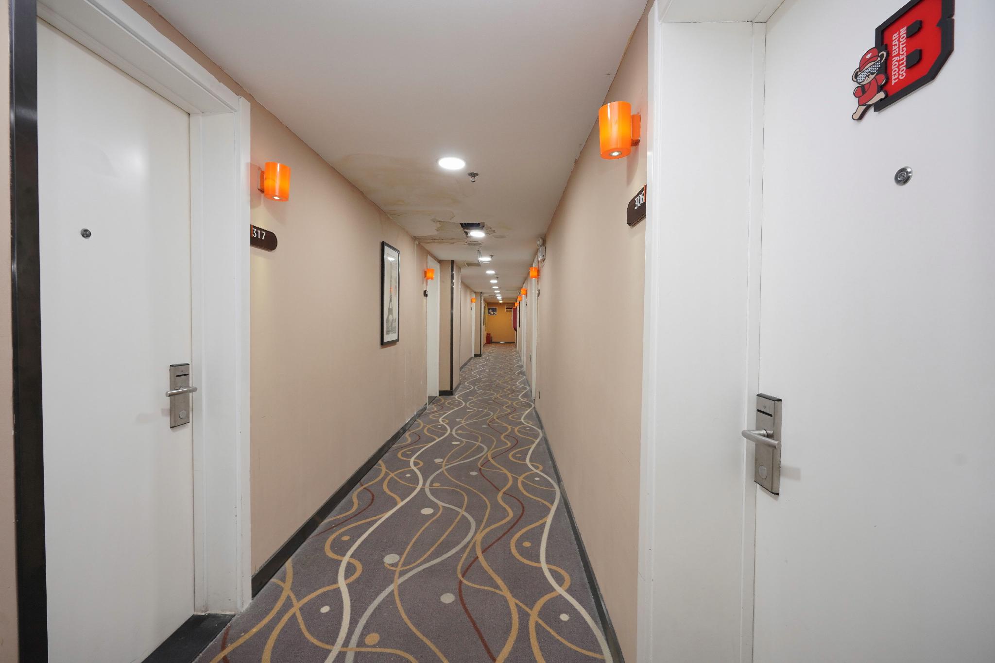 7 Days Inn Premium Beijing Dongzhimen Airport Express Station photo2