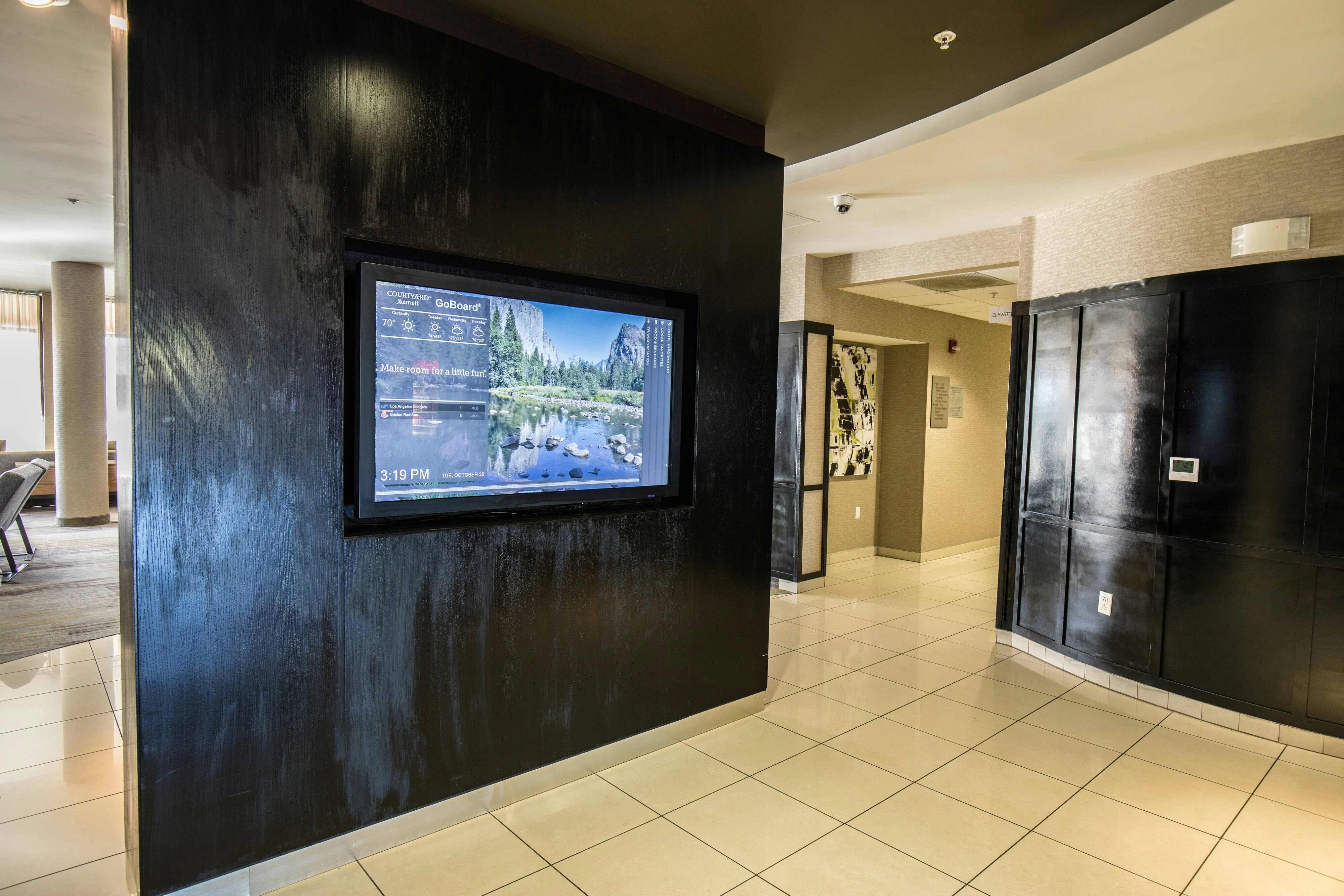 Lobby at Courtyard by Marriott Merced, MERCED - CA