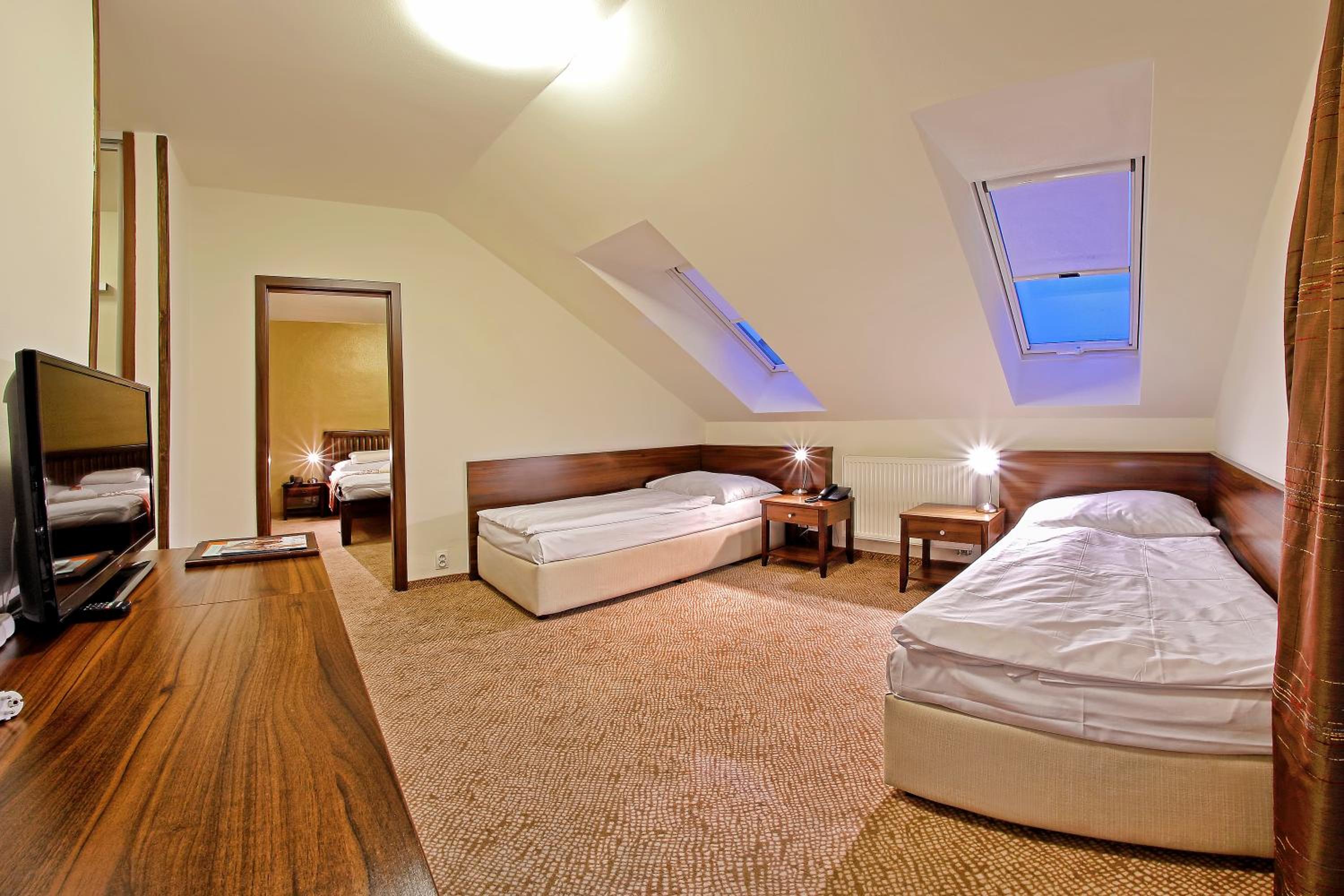 1 Bedroom, Suite, Balcony 10/10