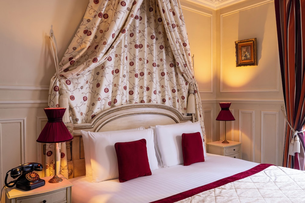 RESIDENCE HENRI IV 18/57