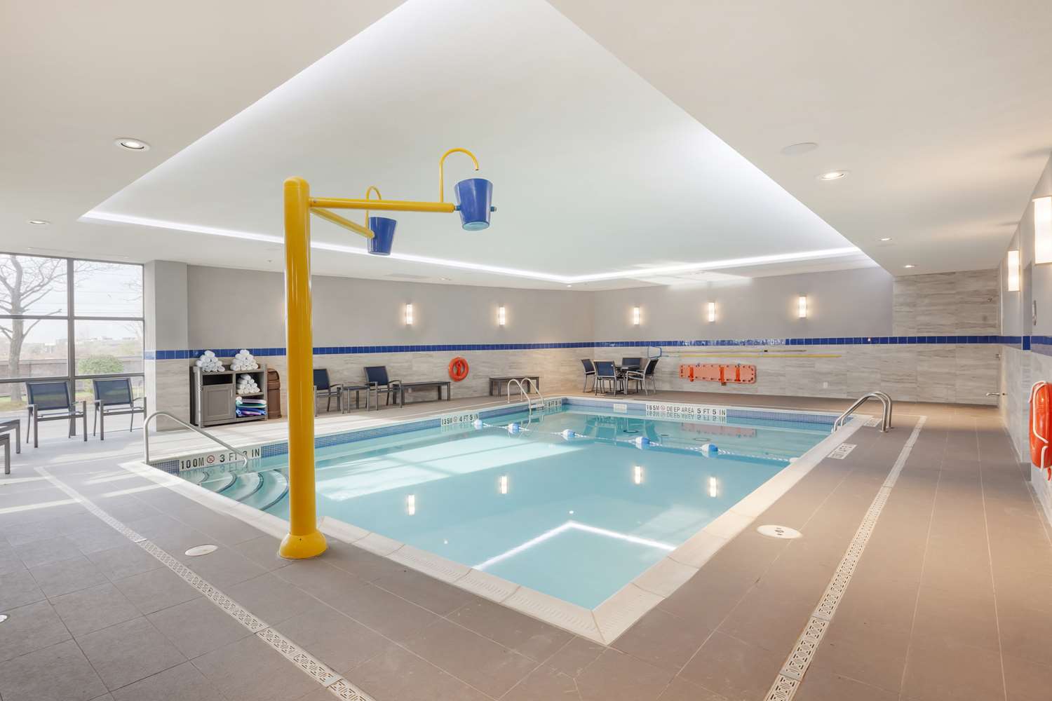 swimming pool spa