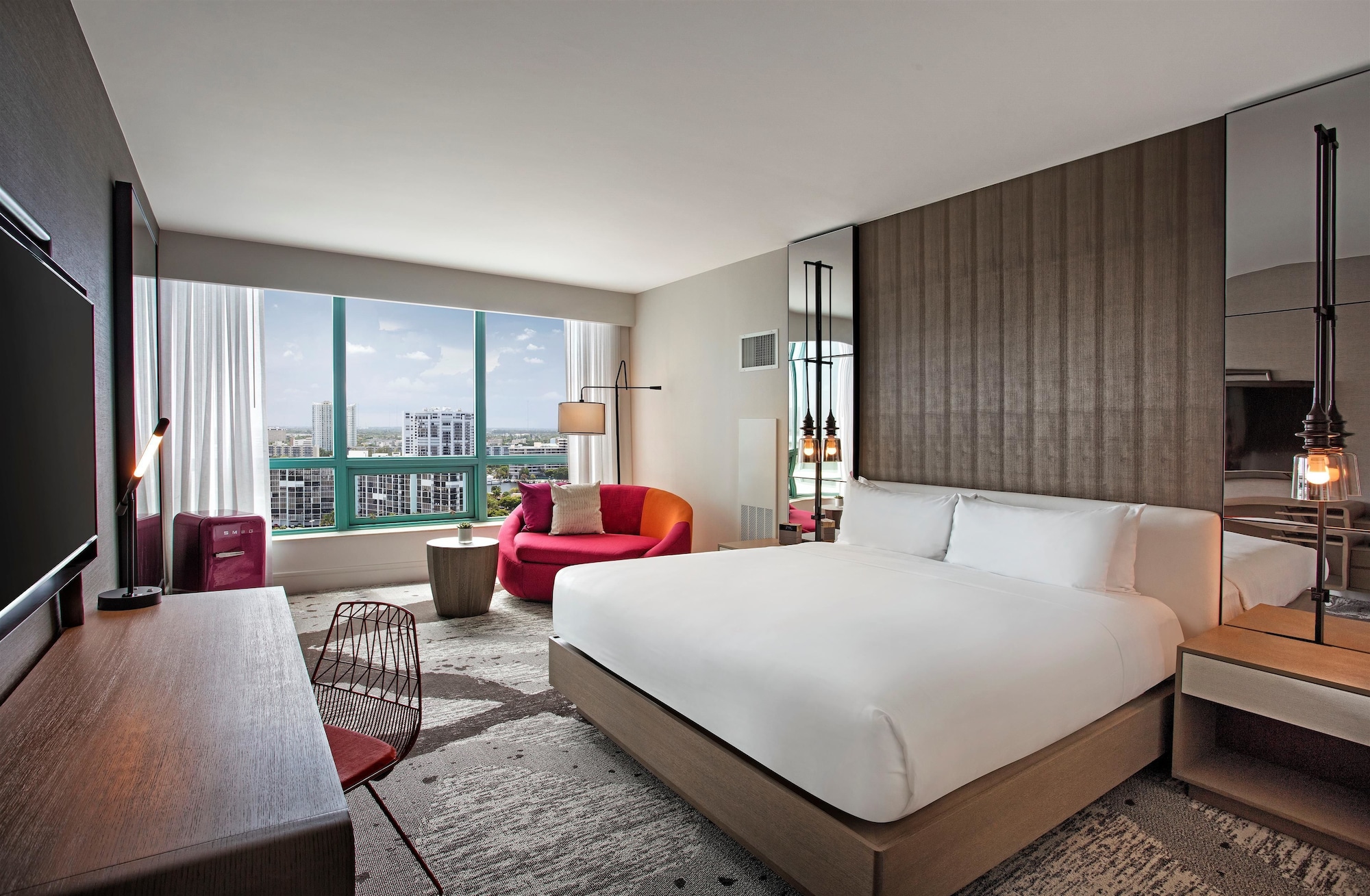 ROOM, KING BED, INTRACOASTAL VIEW