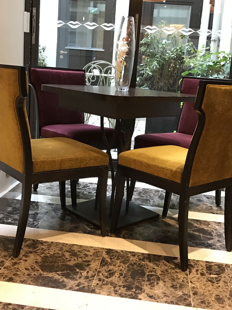 Hotel l'Inattendu 48/57