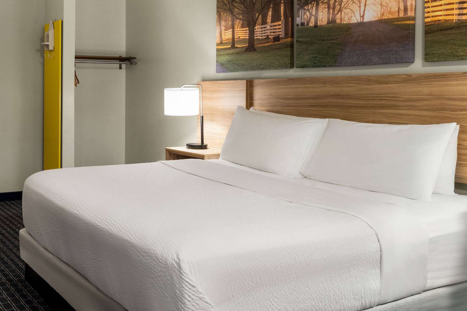 Days Inn Suites By Wyndham Lancaster Amish Country 10/28