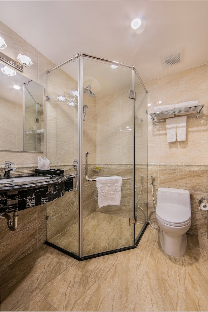 Royal St Hanoi Hotel 27/27