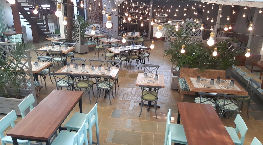 Hotel Le Sutra Hotel, Khar, Mumbai 47/60
