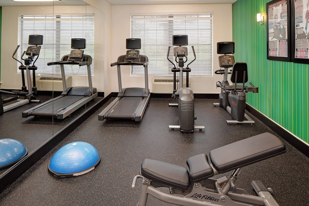 Holiday Inn Express Harrisburg East 45/71