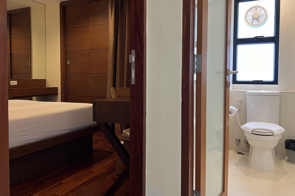Silom Forest Exclusive Residence 61/65