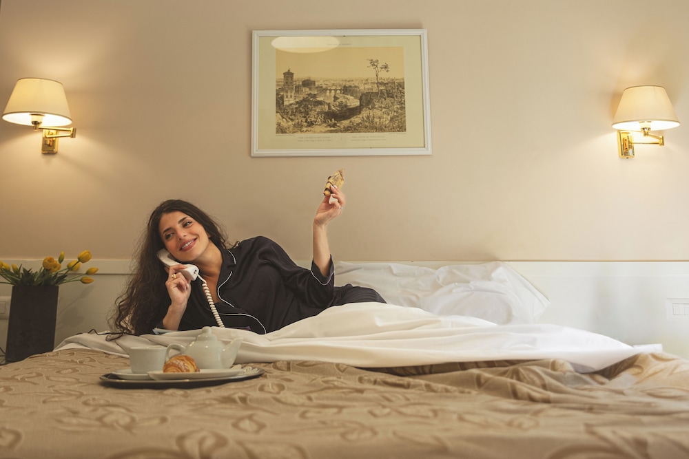 Hotel Modigliani 12/61
