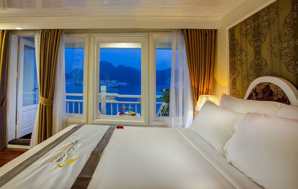 Signature Royal Halong Cruise 8/36