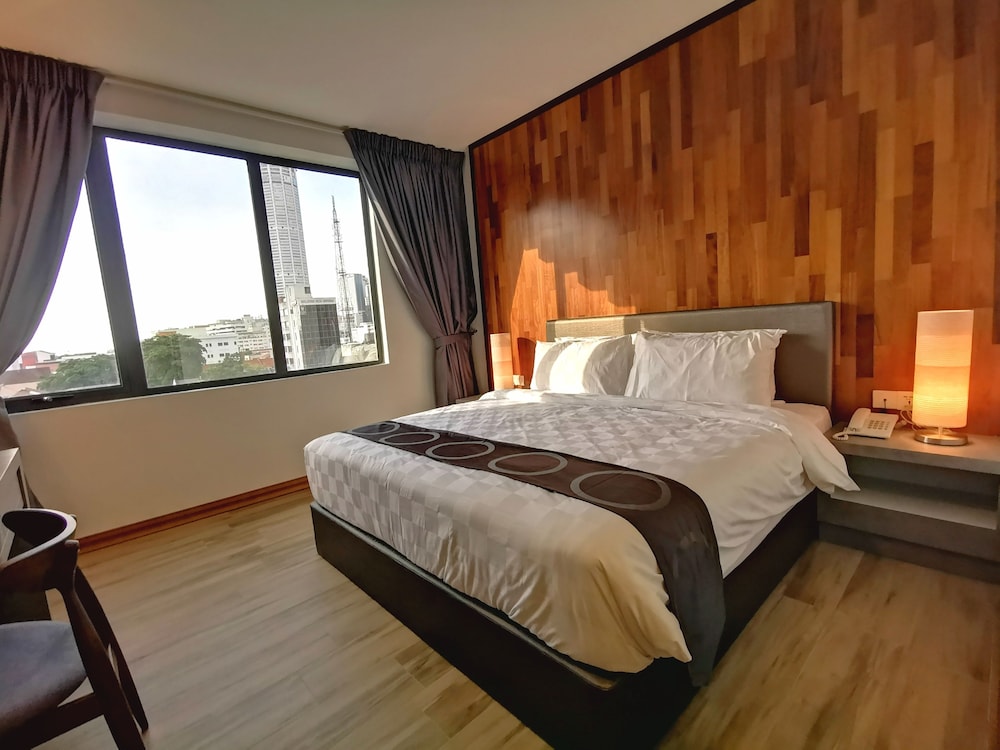 FRAME HOTEL 22/51