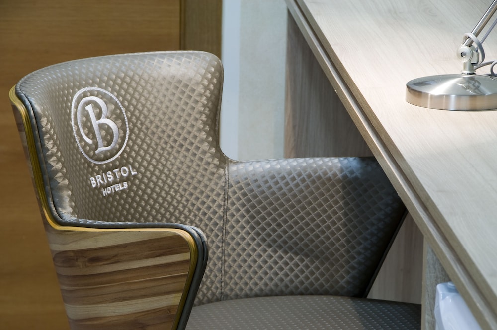 Bristol Jaragua Hotel 32/67