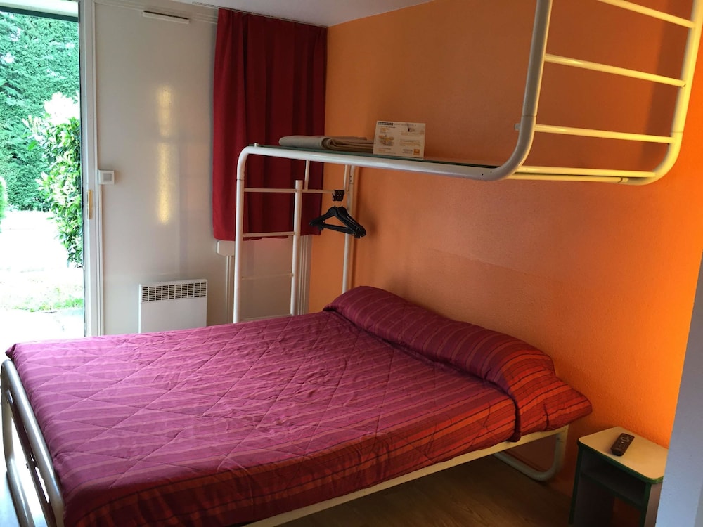 PREMIERE CLASSE SAINT ETIENNE NORD - VILLARS 28/63