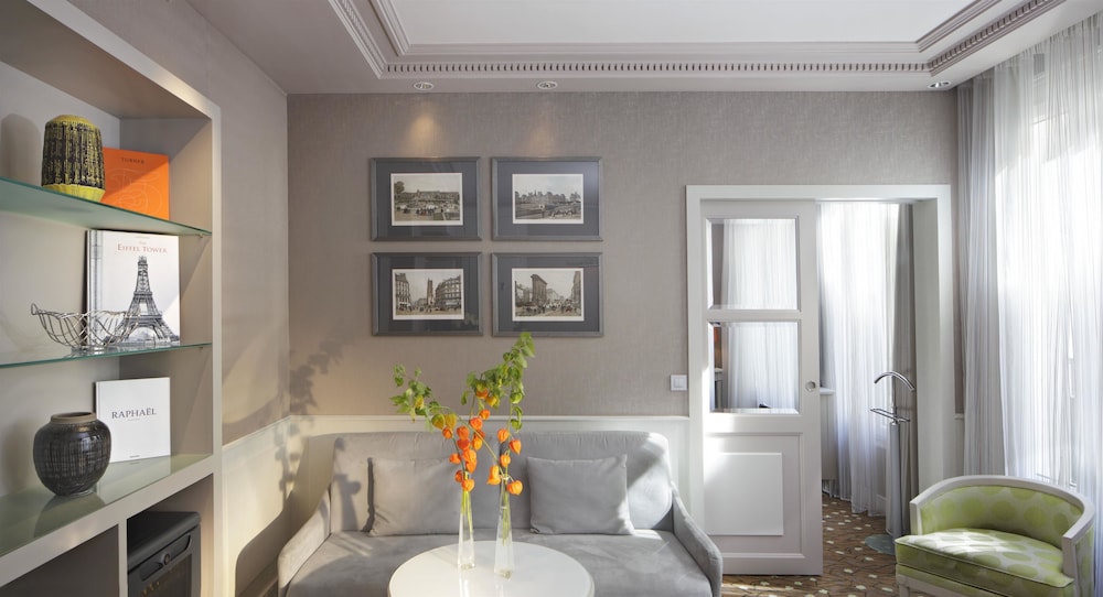 Hotel Rochester Champs-Elysees 40/68