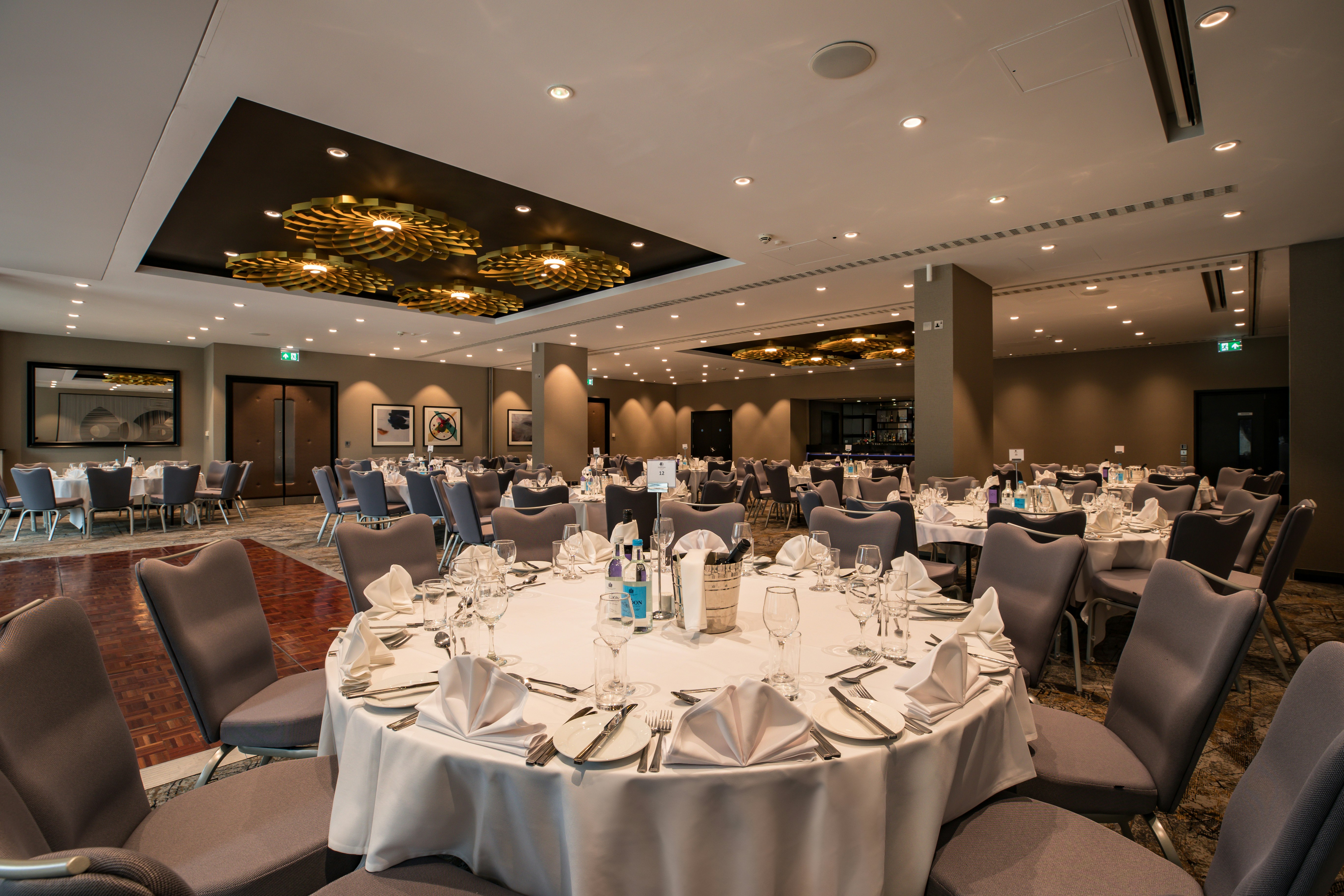 Doubletree By Hilton Hotel Woking 37/55