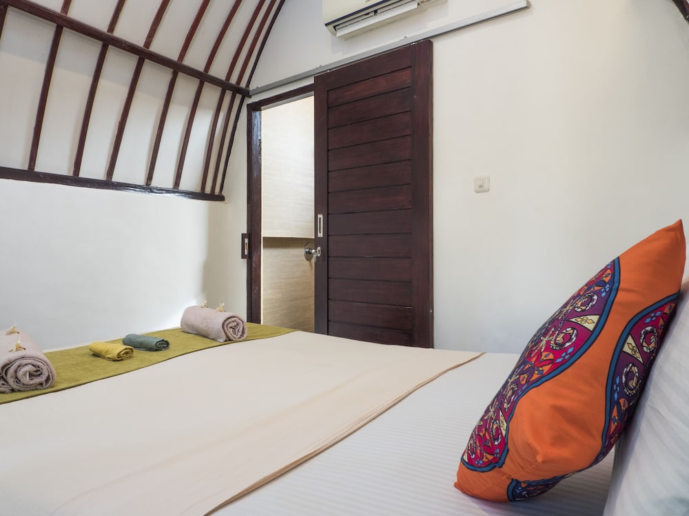 Gili Turtle Beach Resort 9/34