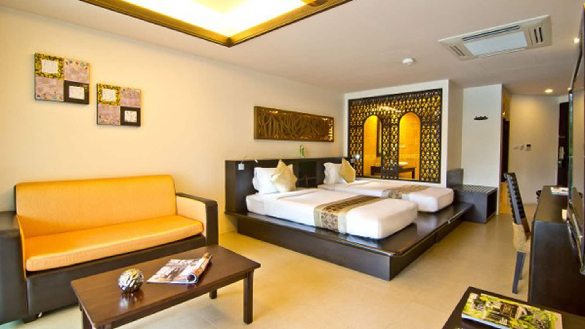 DELUXE ROOM