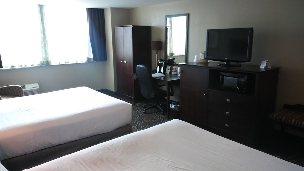 Holiday Inn Express Suites Pittsburgh West Green Tree 15/44