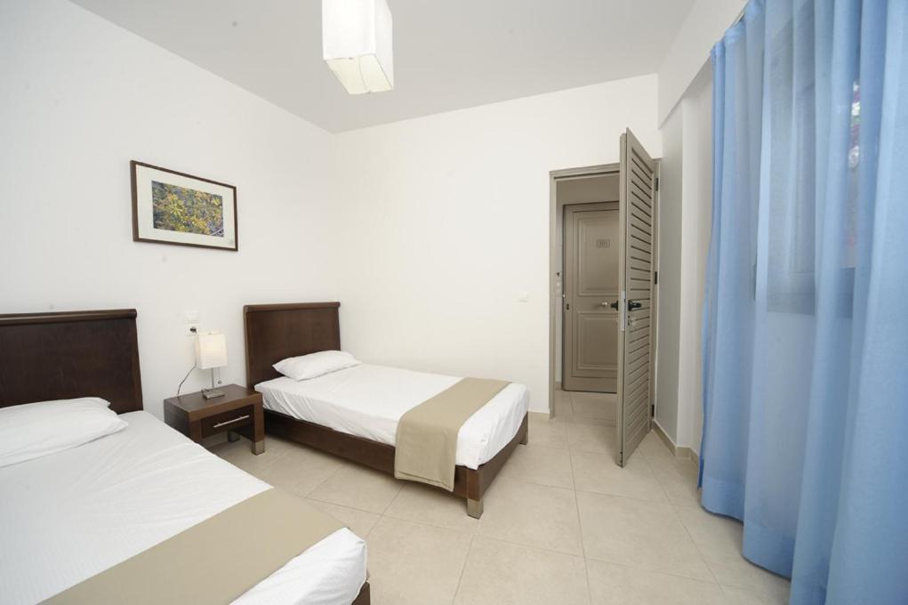 Glaros Hotel 28/63
