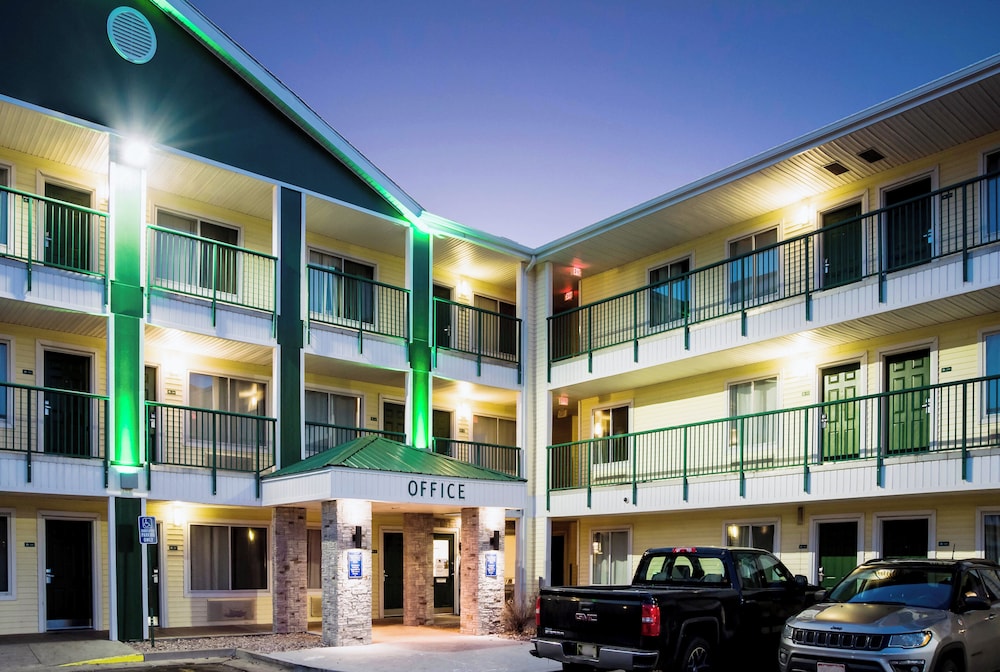 HomeTowne Studios By Red Roof Colorado Springs - Airport 7/27
