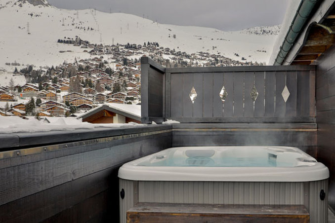 Experimental Chalet 14/25