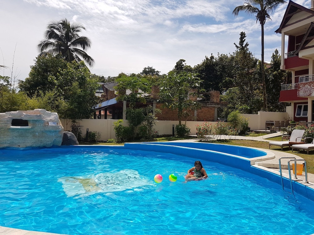 Zoe's Paradise Waterfront Hotel 25/39