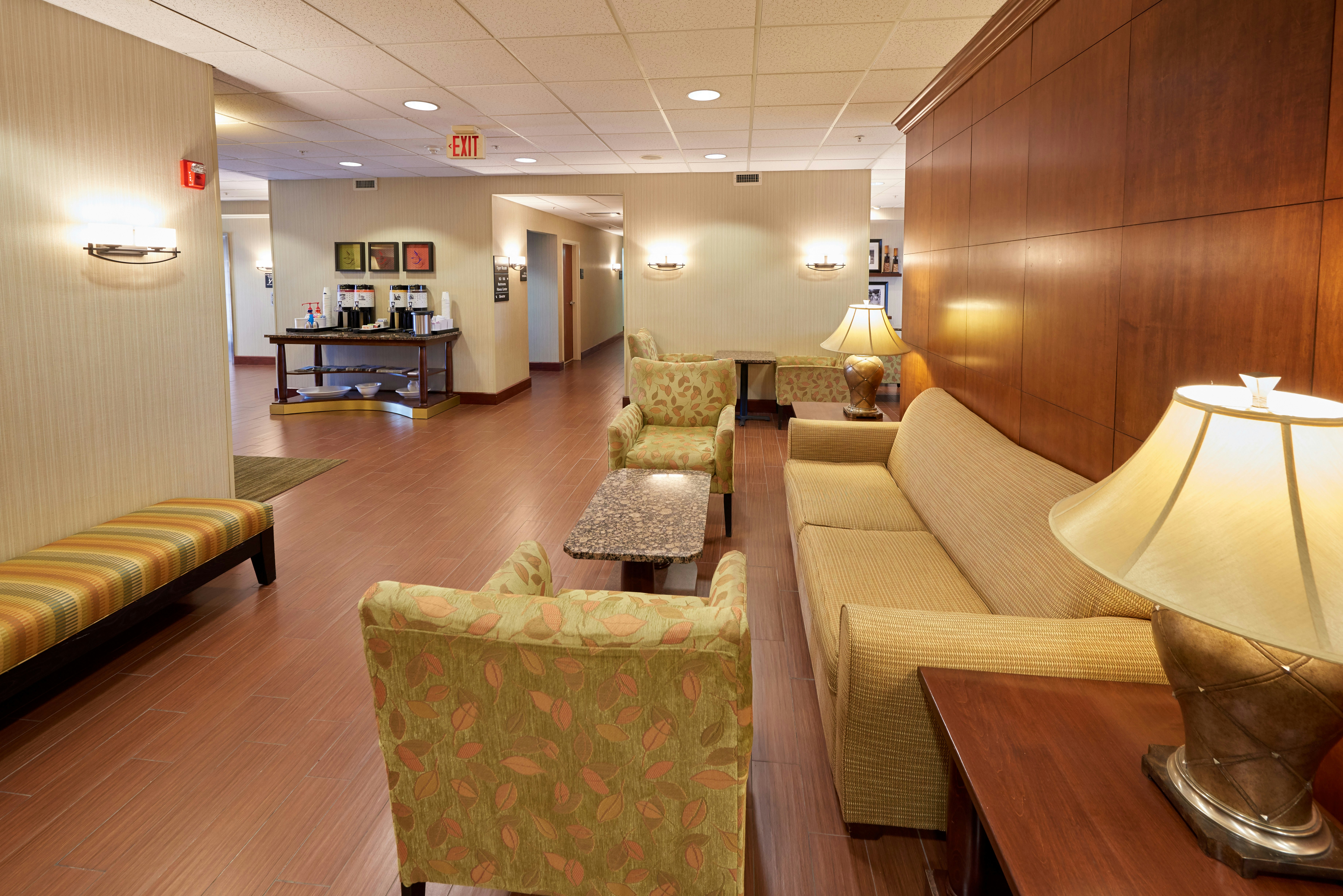 Hampton Inn Massillon 33/41